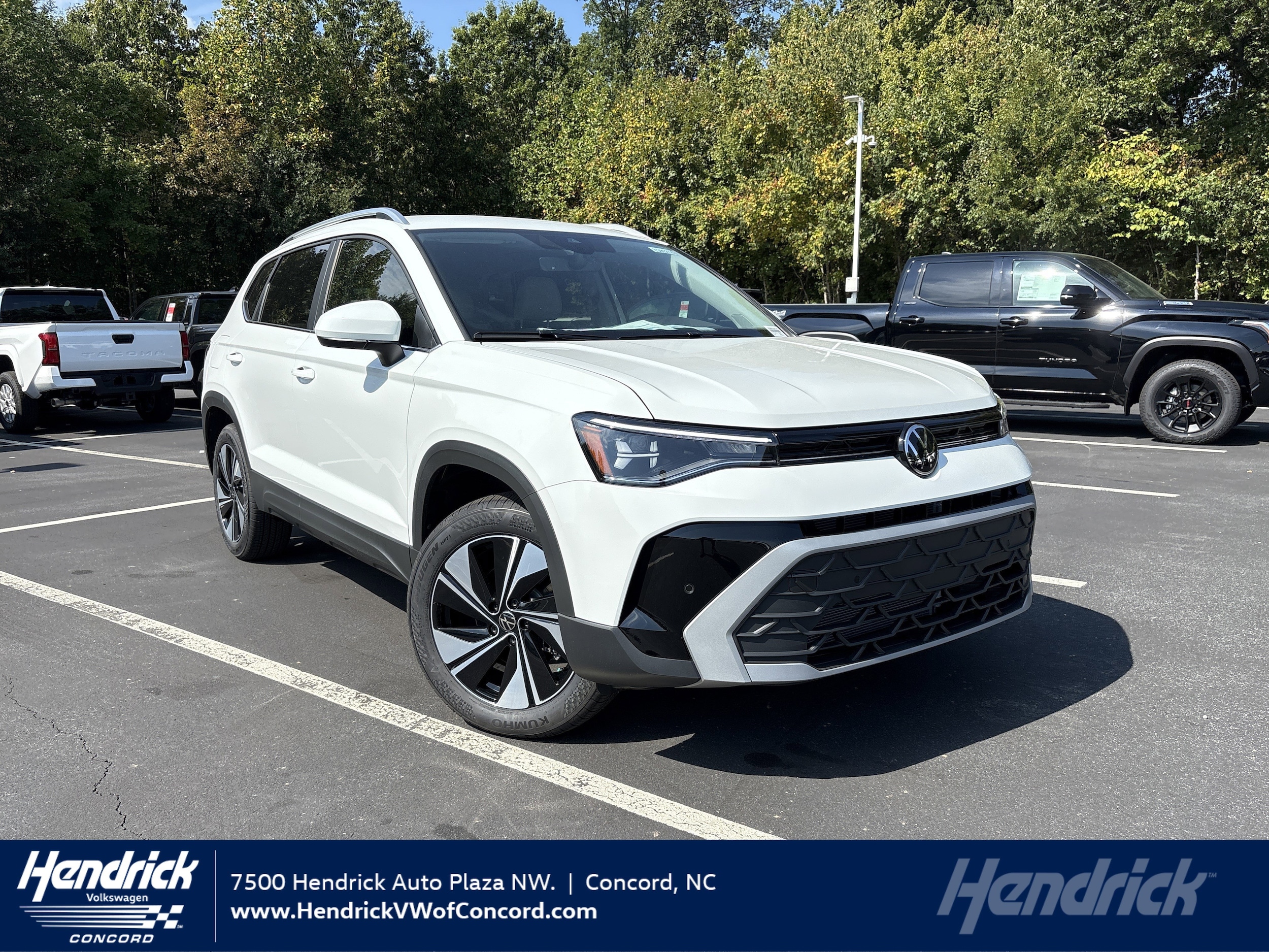 2025 Volkswagen Taos SE's photo