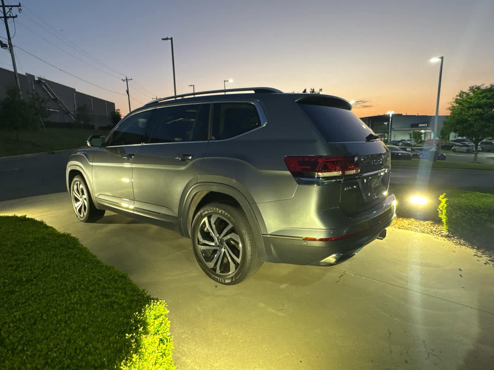 2021 Volkswagen Atlas 3.6L V6 SEL Premium 4MOTION (2021.5) photo 6