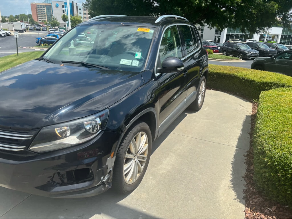Used 2012 Volkswagen Tiguan SE SUV