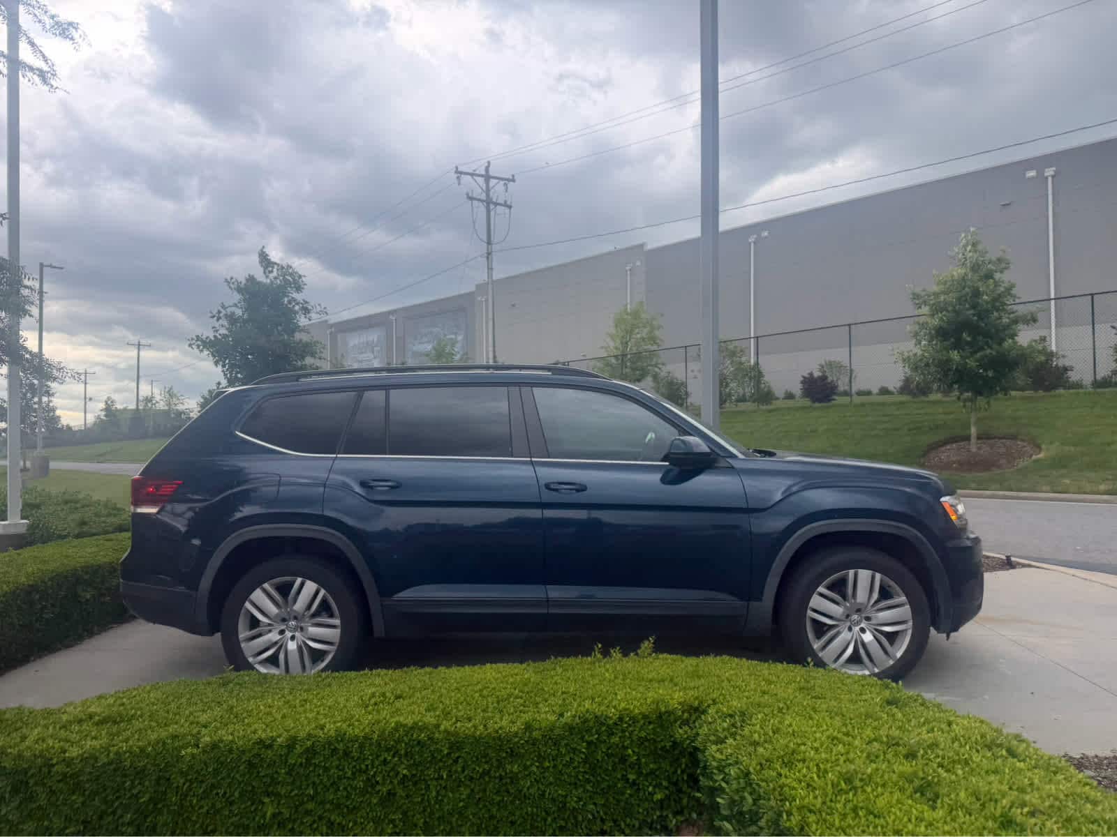 2020 Volkswagen Atlas 2.0T SE w/Technology photo 6