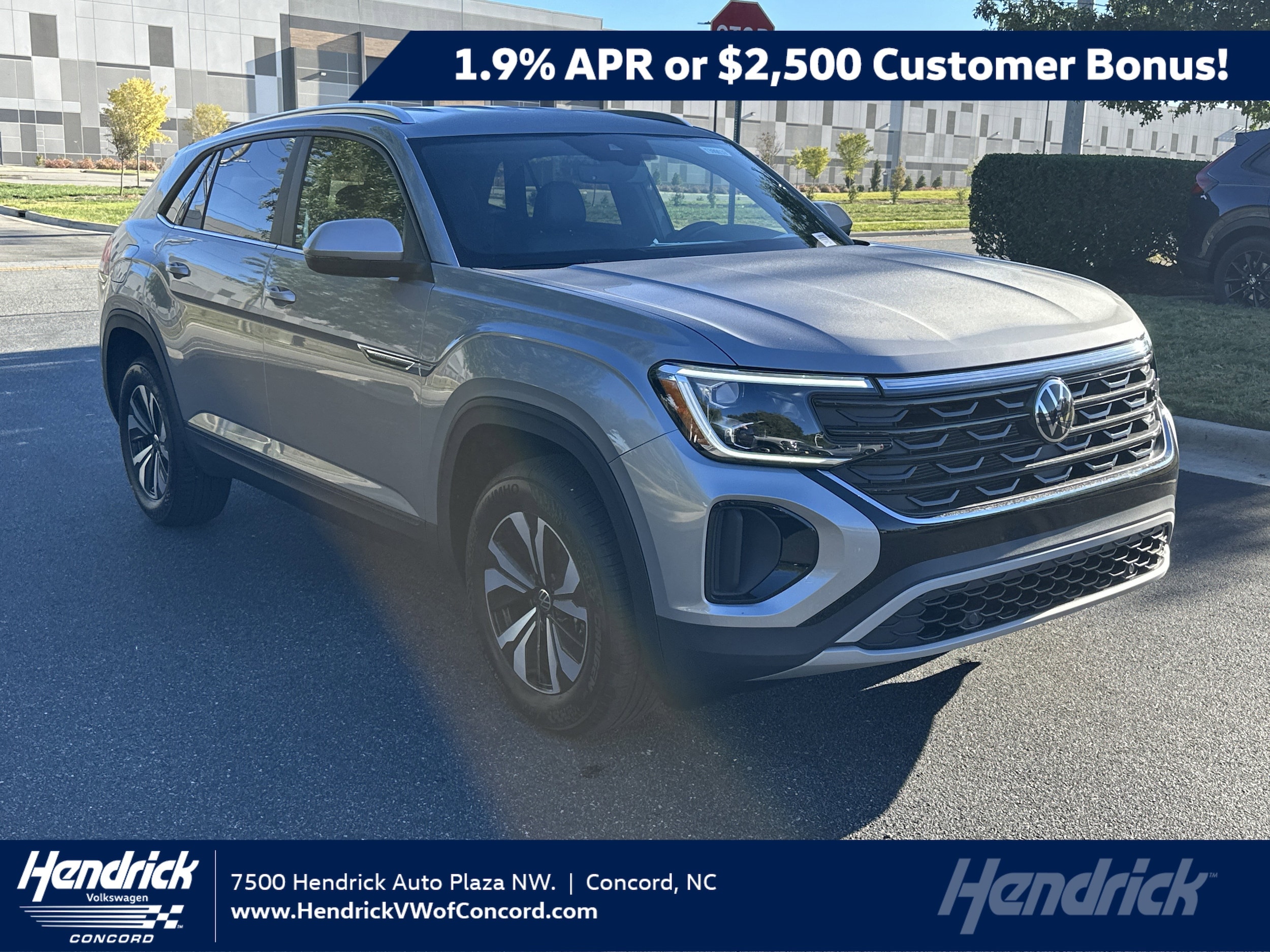 2026 Volkswagen Atlas Cross Sport SE's photo