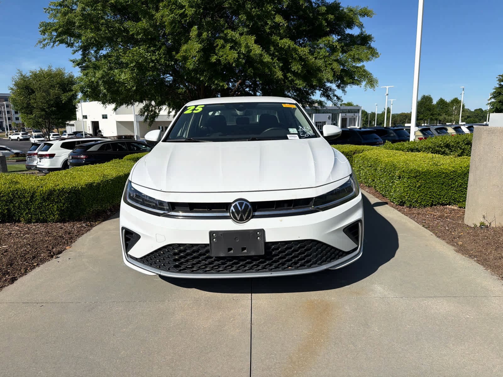 2025 Volkswagen Jetta 1.5T S photo 2