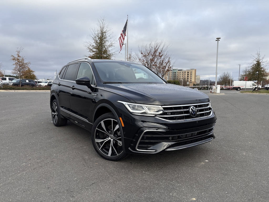 Certified 2024 Volkswagen Tiguan 2.0T SEL R-Line SUV
