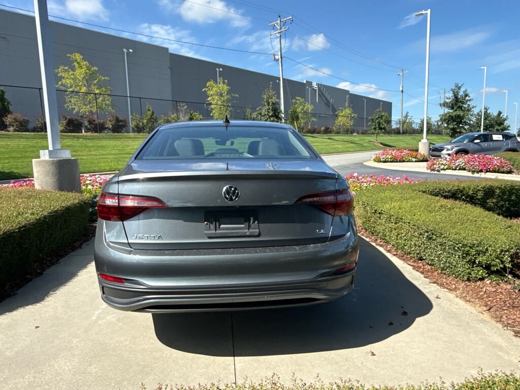 Used 2022 Volkswagen Jetta 1.5T SE Sedan