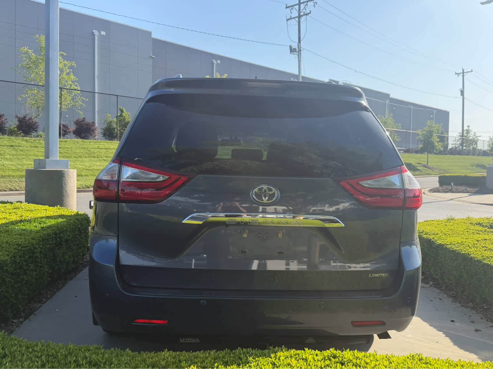 2016 Toyota Sienna Limited Premium 7 Passenger photo 6