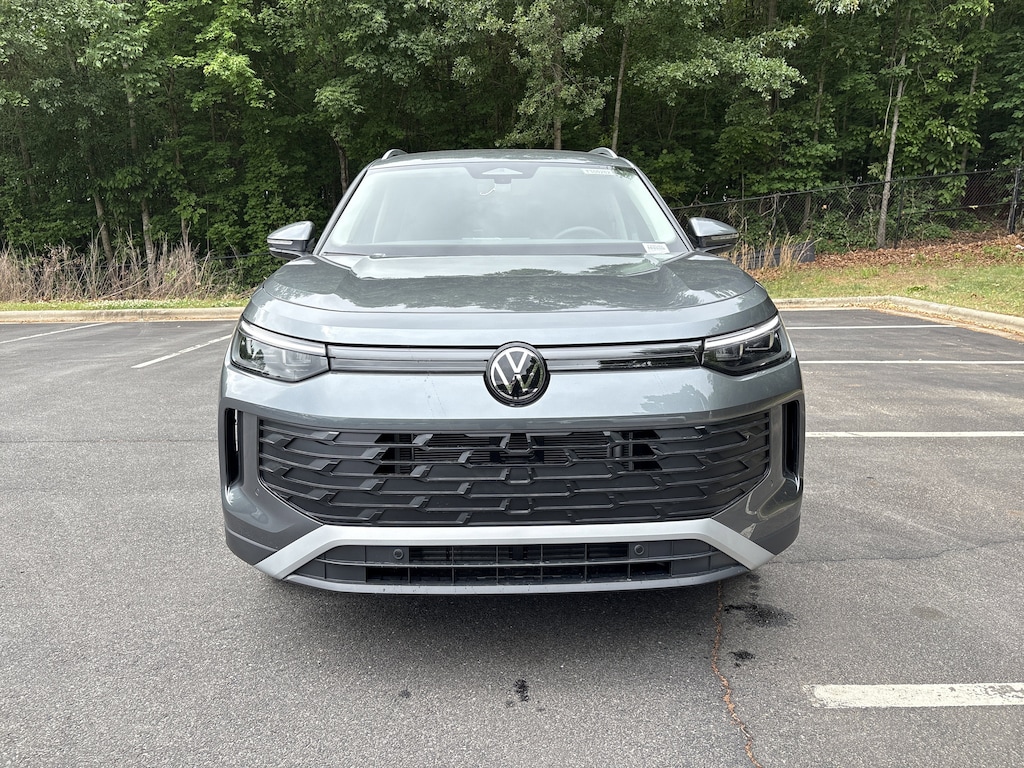 New 2026 Volkswagen Tiguan 2.0T SE SUV