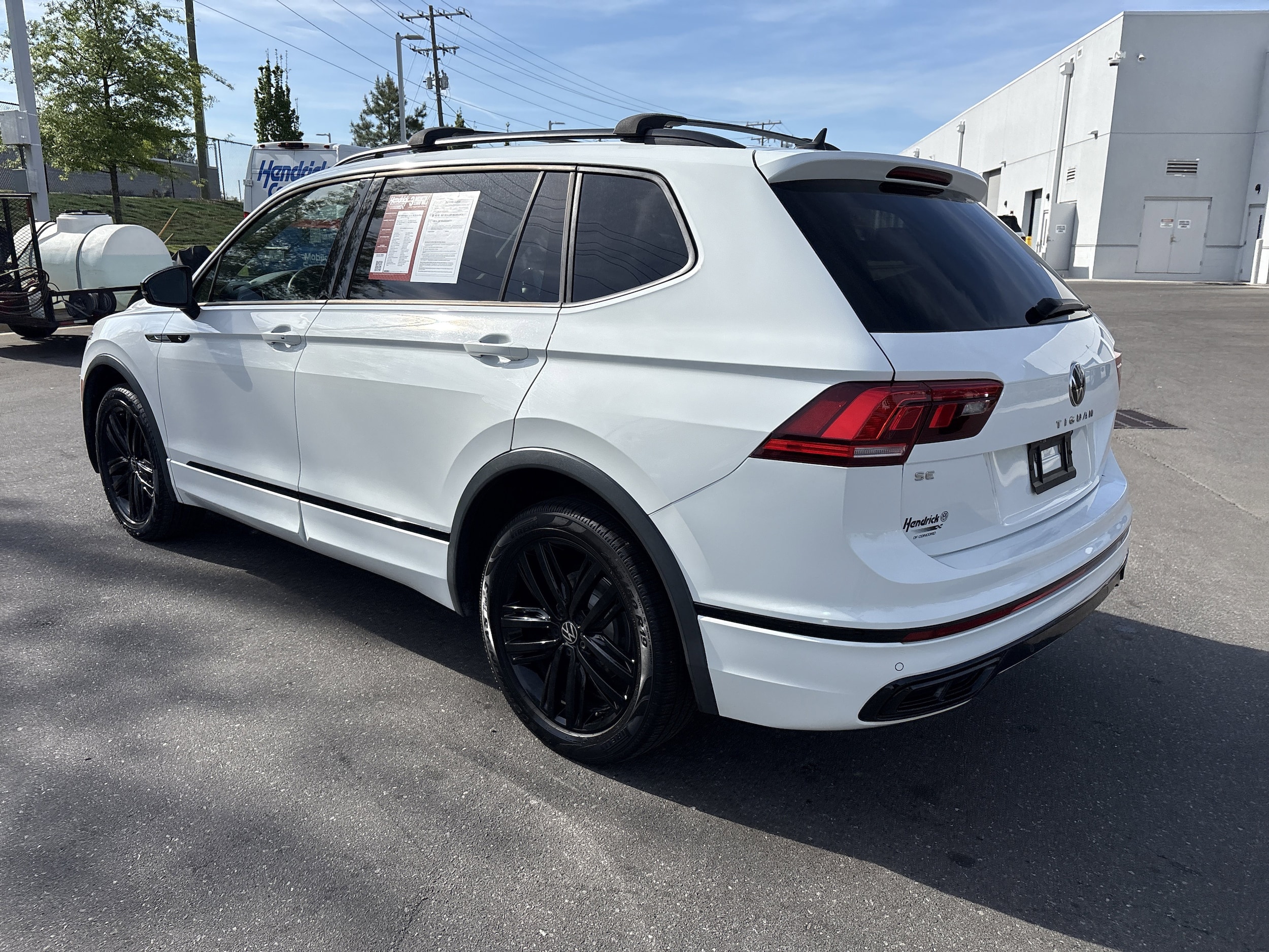2022 Volkswagen Tiguan 2.0T SE R-Line Black photo 6