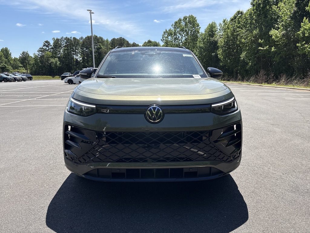 New 2026 Volkswagen Tiguan 2.0T SE R-Line Black SUV