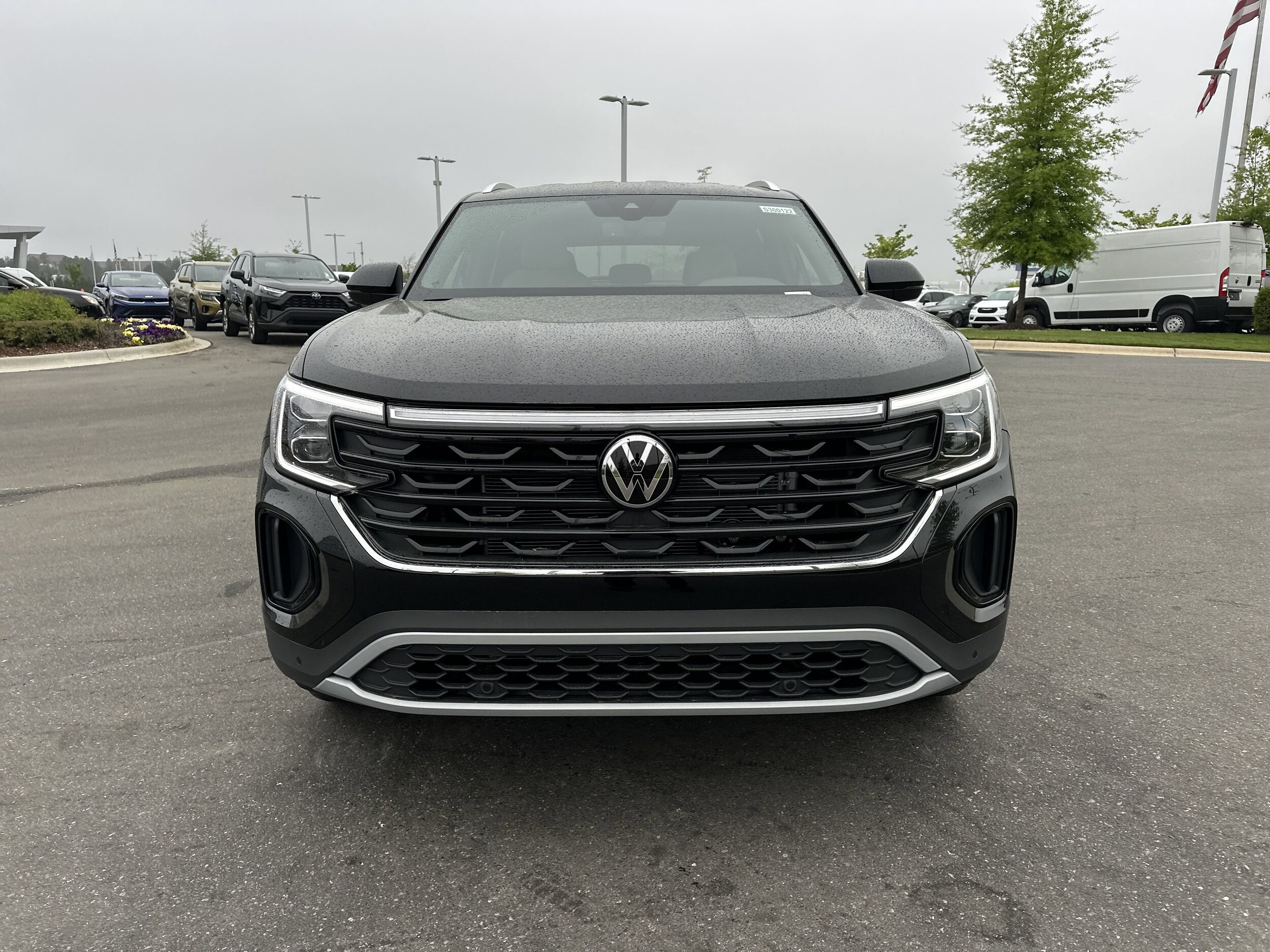 2025 Volkswagen Atlas Cross Sport SE Technology photo 3