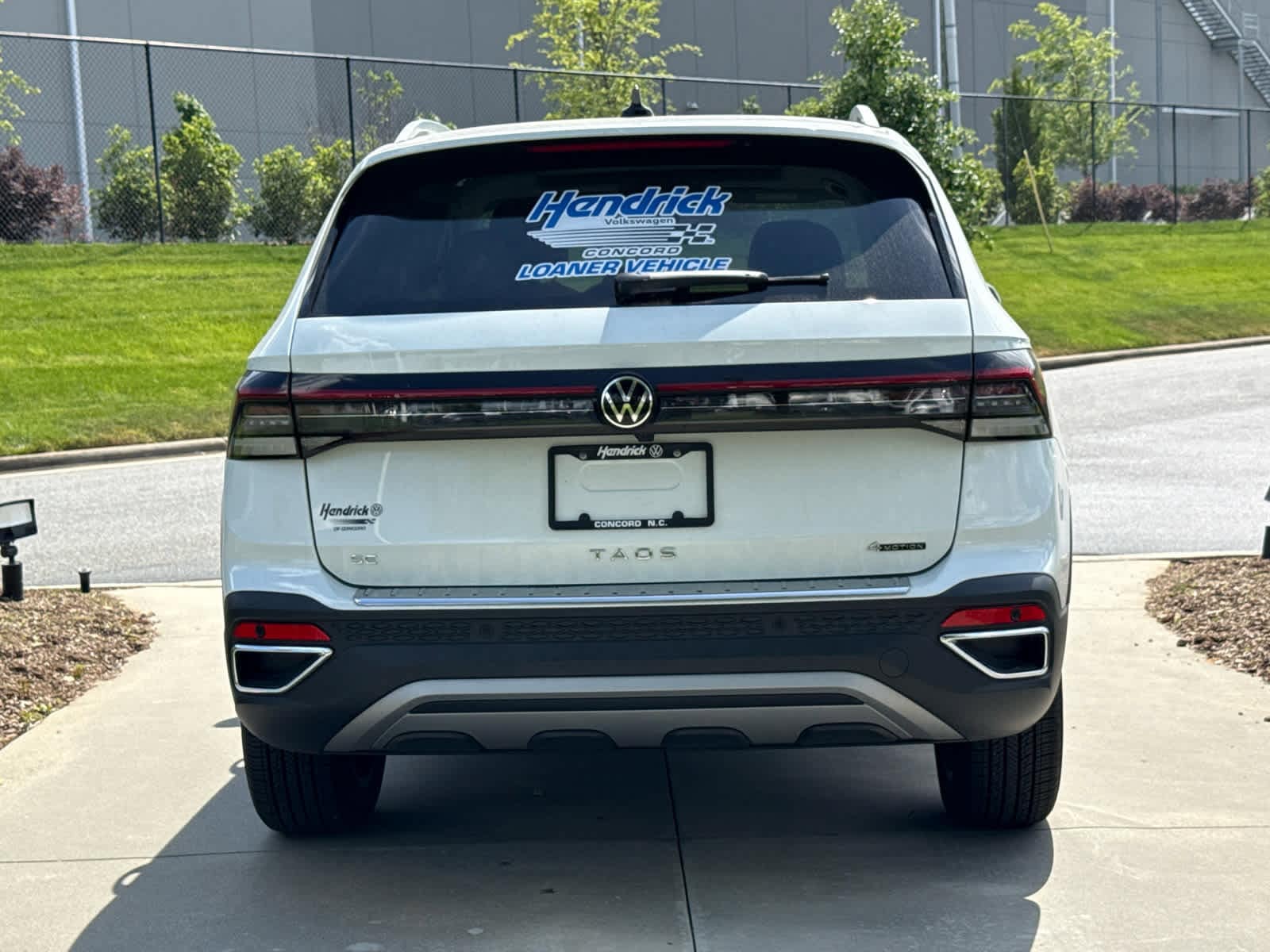 2025 Volkswagen Taos 1.5T SE photo 6