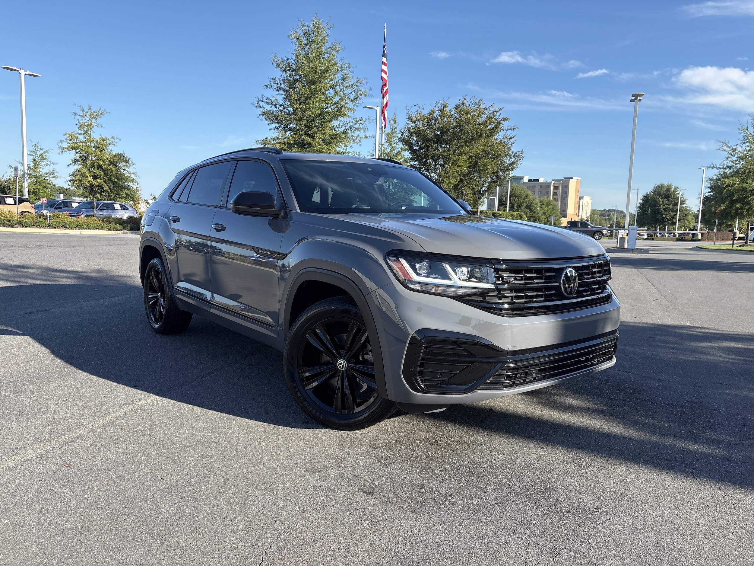 2022 Volkswagen Atlas Cross Sport 3.6L V6 SEL R-Line Black