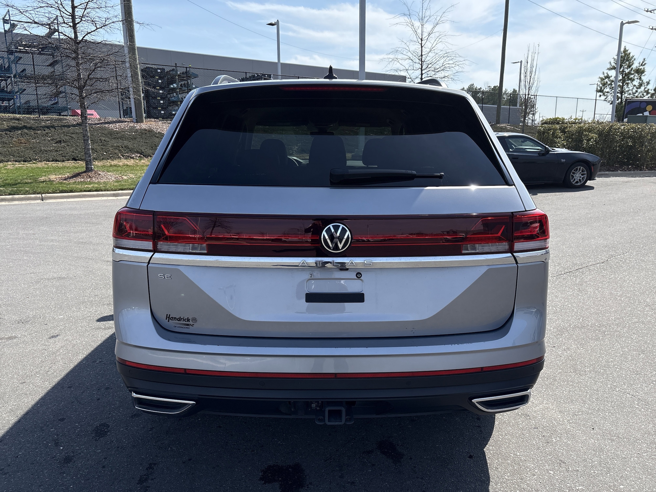 2025 Volkswagen Atlas 2.0T SE w/Technology photo 3