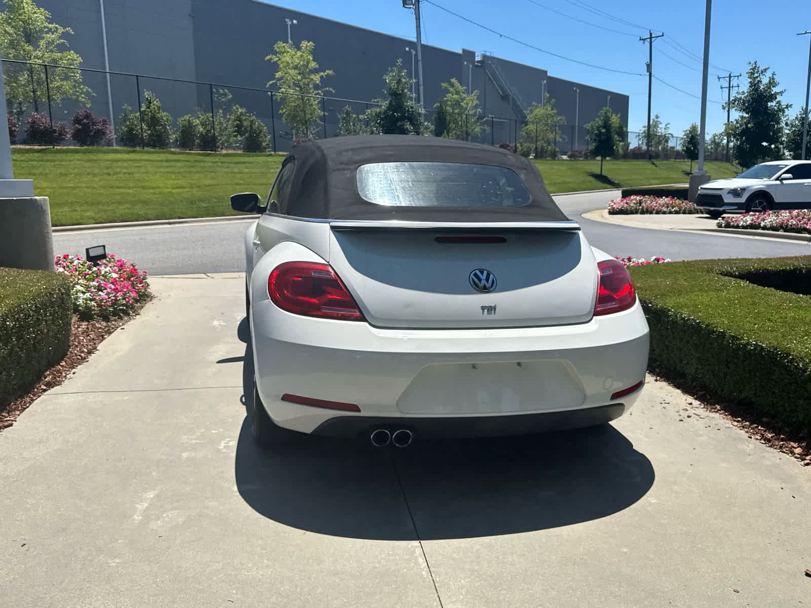 Volkswagen Beetle 2.0L TDI W/Sound/Navigation