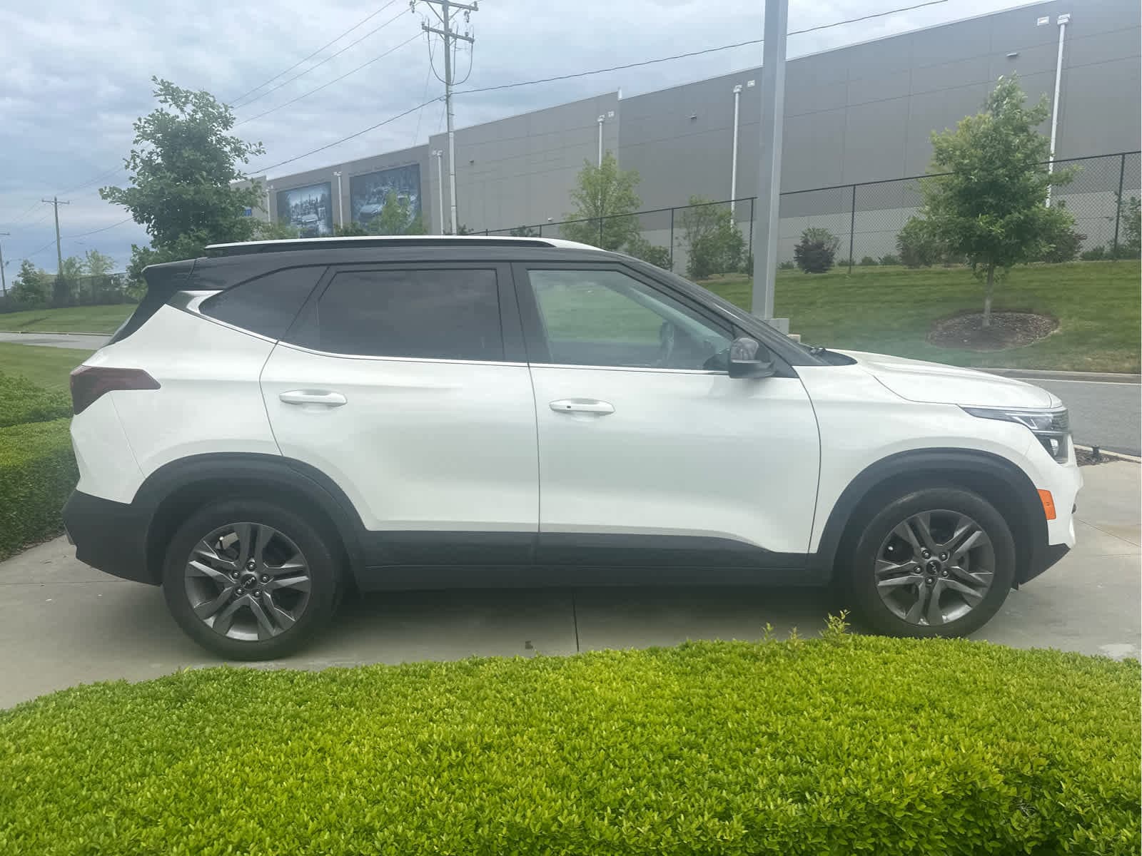 2022 Kia Seltos S photo 3