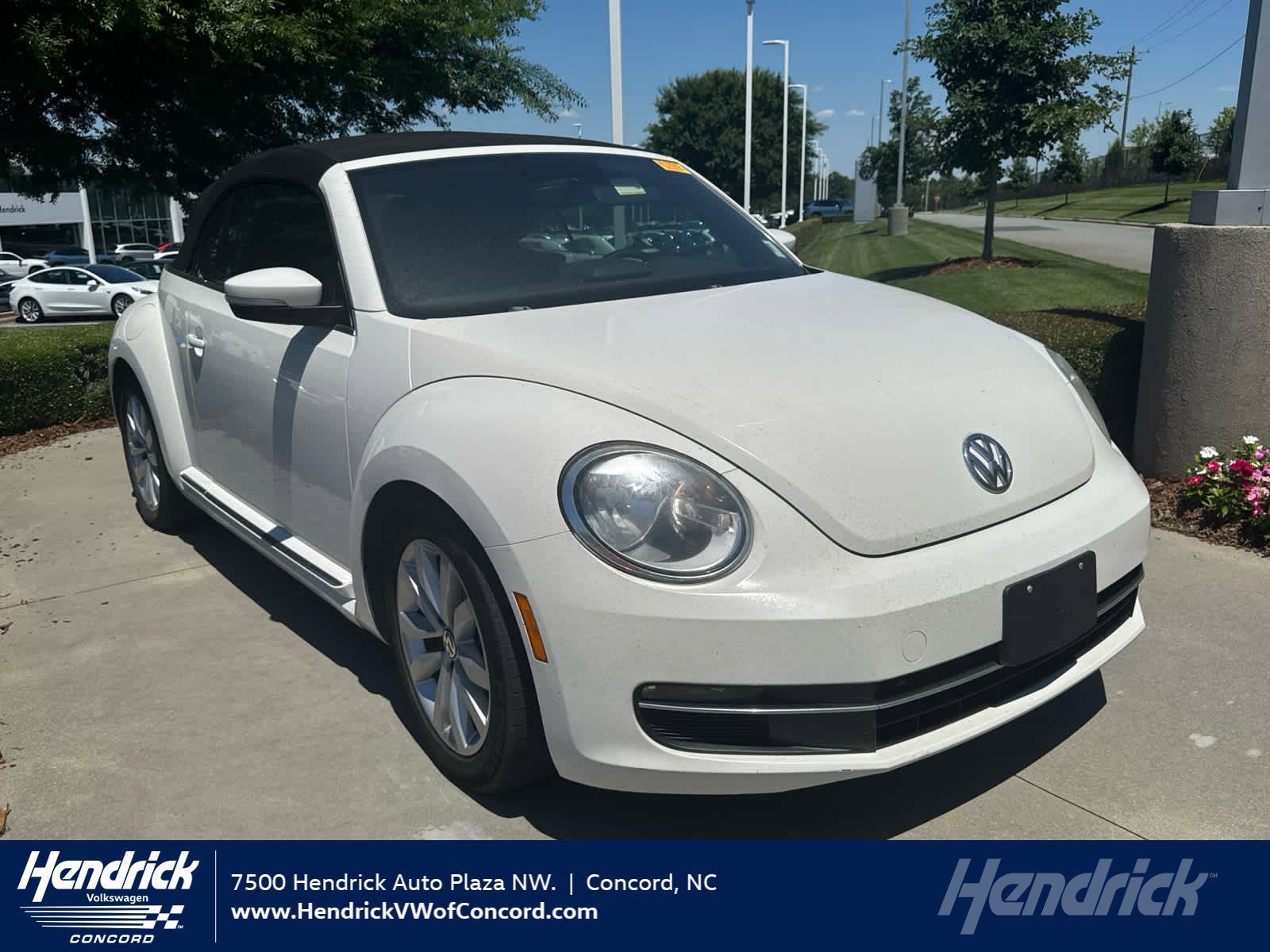 Volkswagen Beetle 2.0L TDI W/Sound/Navigation