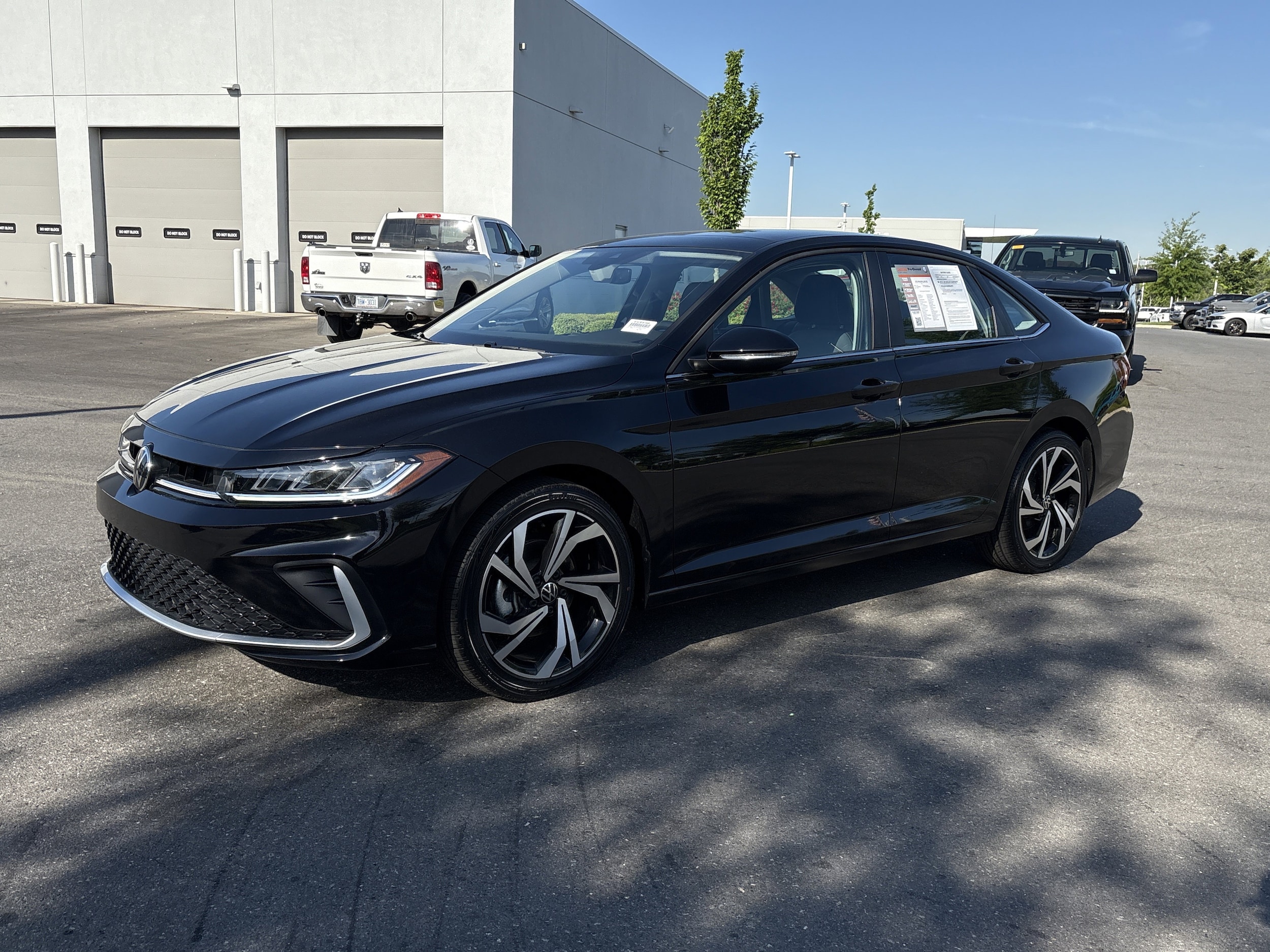 2025 Volkswagen Jetta 1.5T SEL photo 4