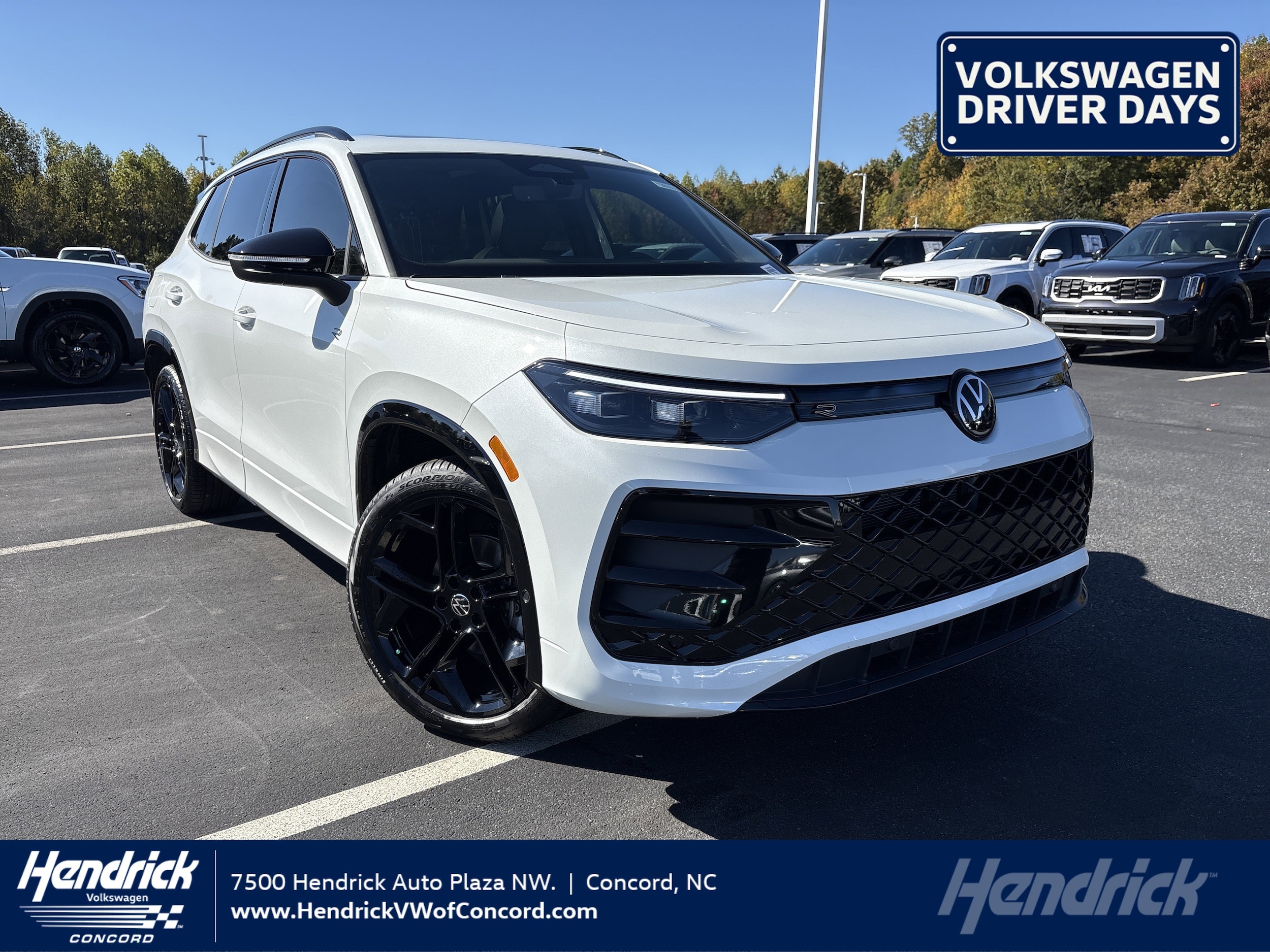 2026 Volkswagen Tiguan SE R-LINE BLACK