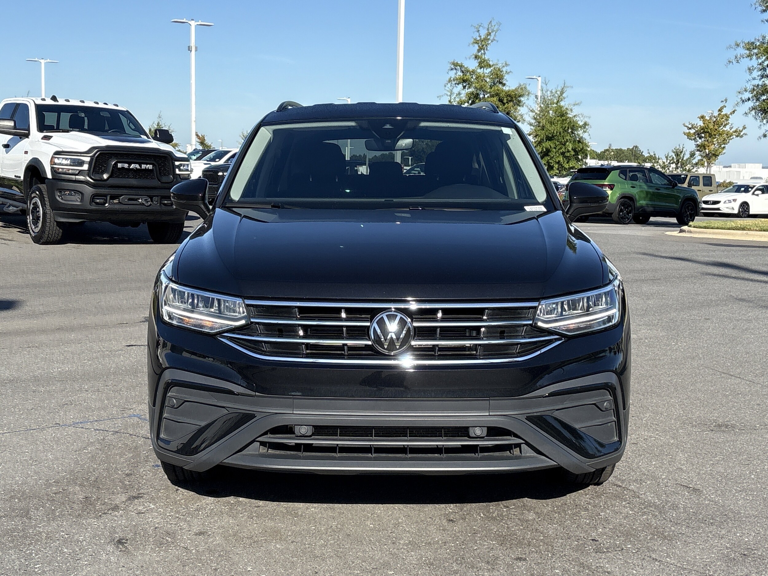 2024 Volkswagen Tiguan S photo 3