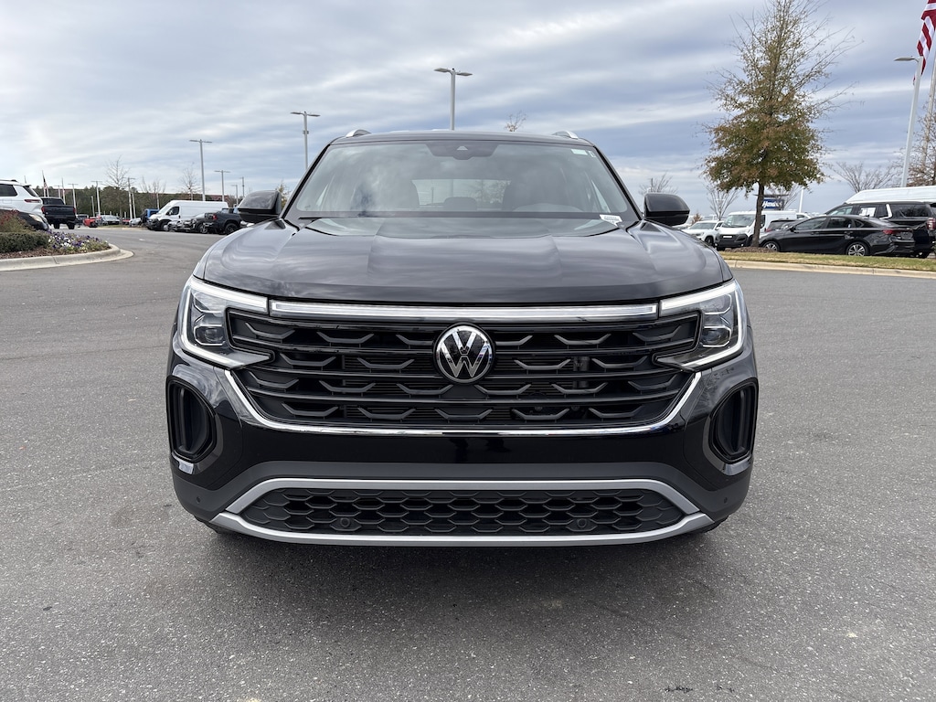 Certified 2025 Volkswagen Atlas Cross Sport 2.0T SE w/Technology SUV