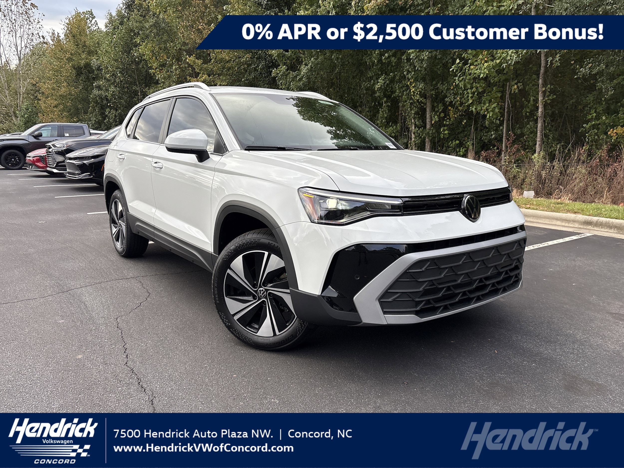 2025 Volkswagen Taos SE's photo