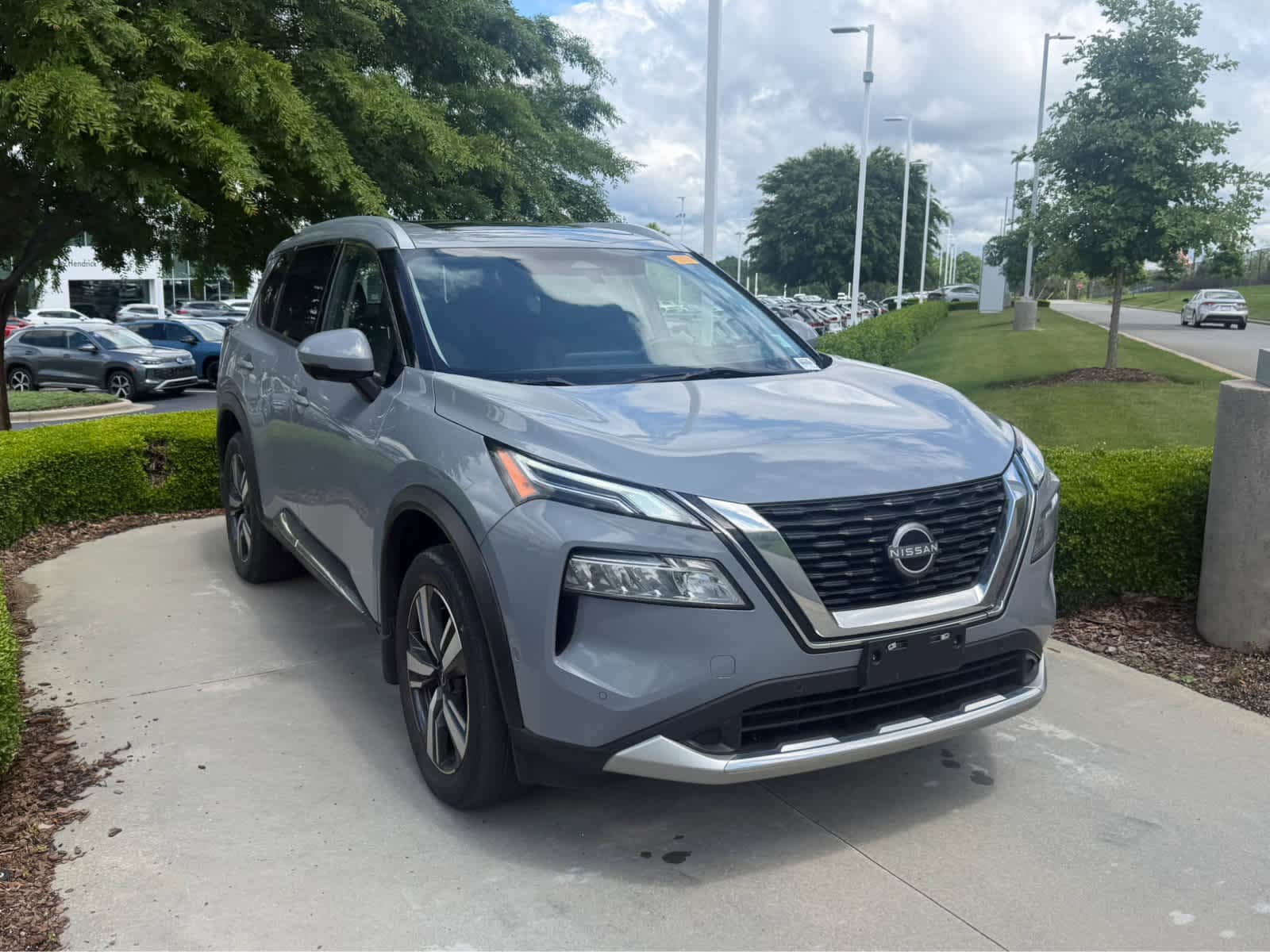 2023 Nissan Rogue Platinum photo 5