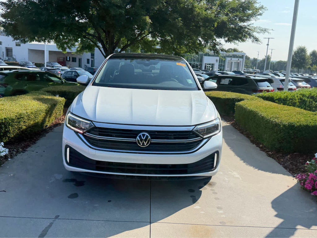 Certified 2024 Volkswagen Jetta 1.5T SEL Sedan