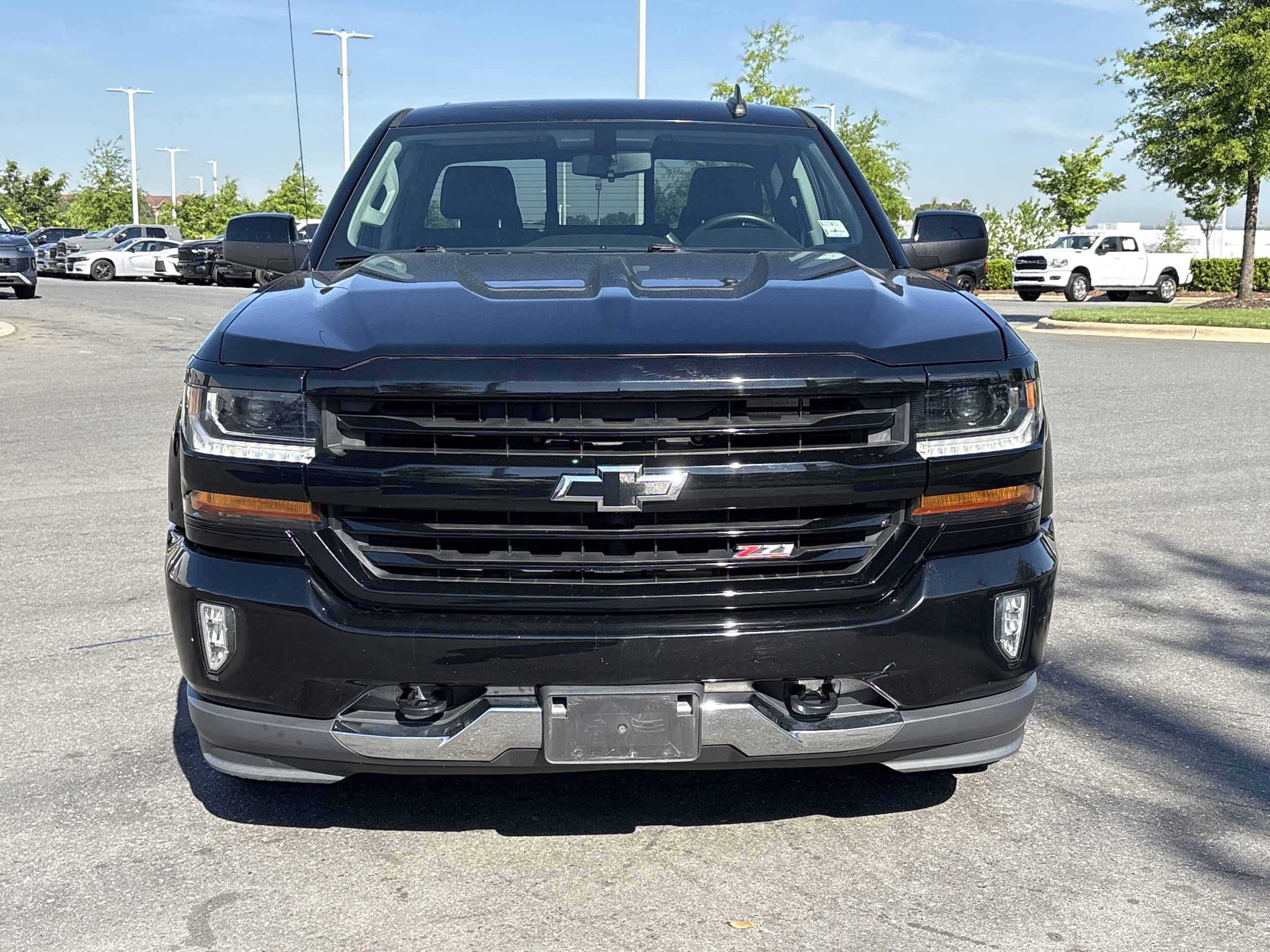 2018 Chevrolet Silverado 1500 LT w/2LT photo 2