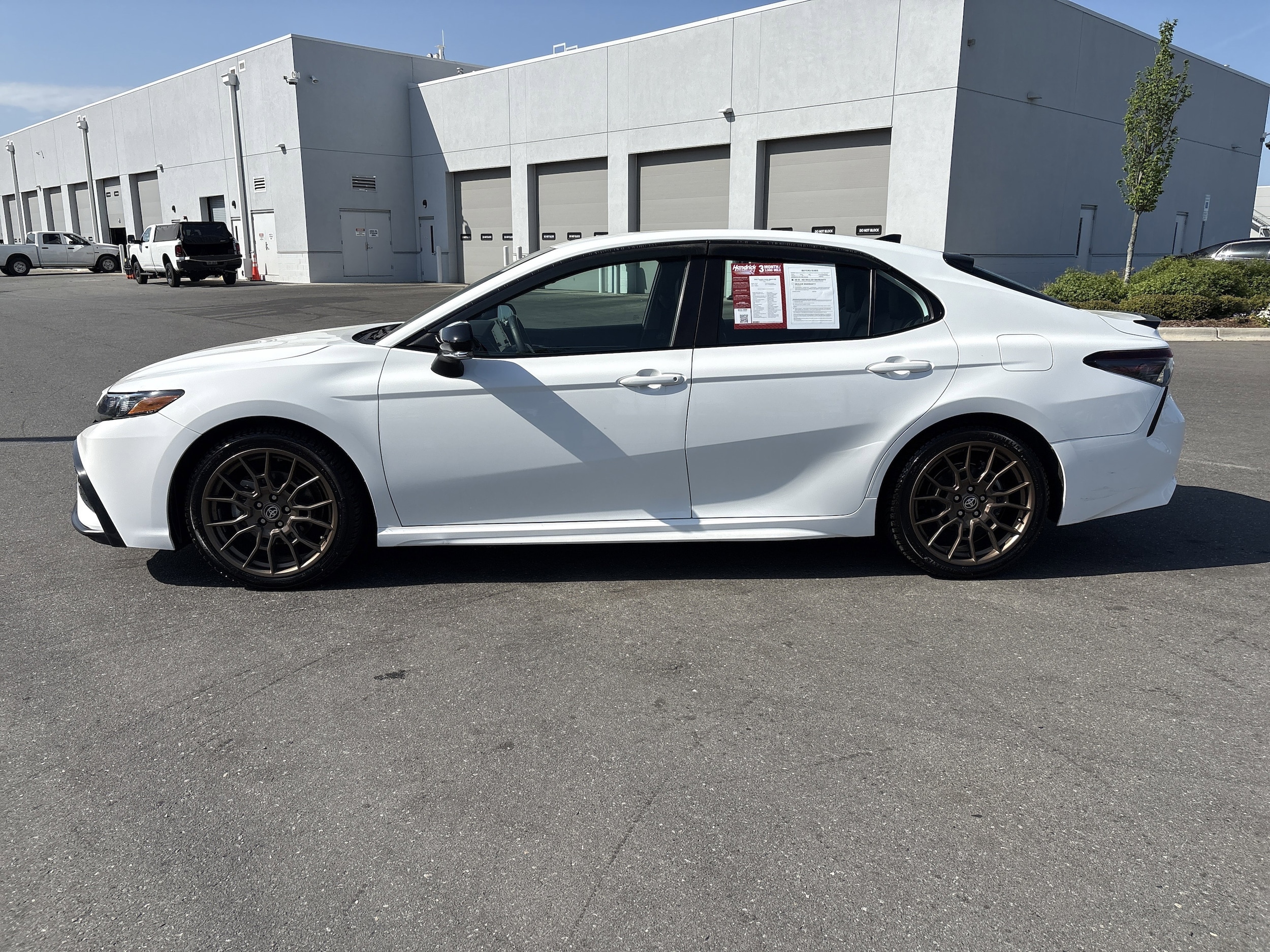 2023 Toyota Camry Hybrid SE photo 5