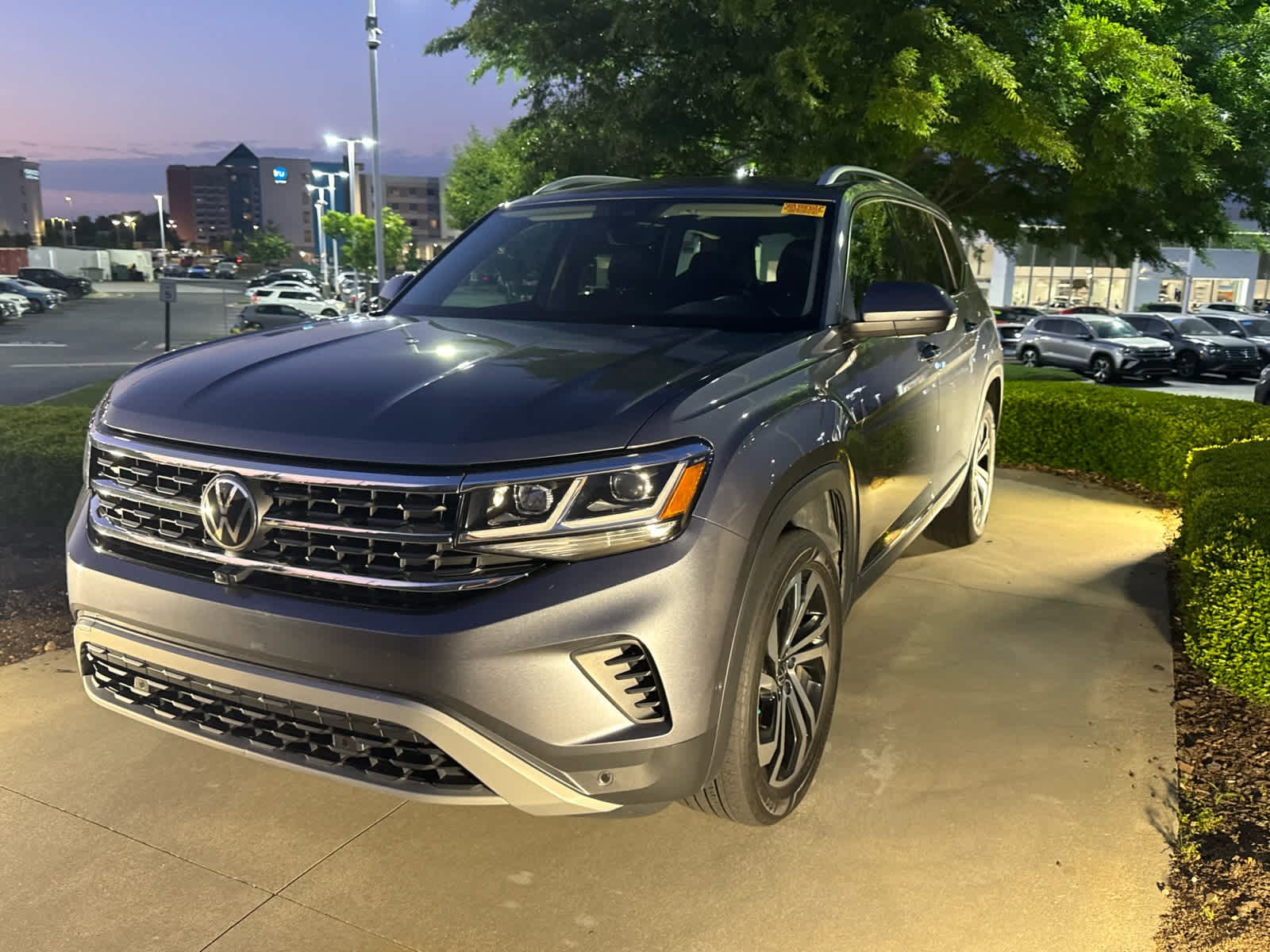 2021 Volkswagen Atlas 3.6L V6 SEL Premium 4MOTION (2021.5) photo 4