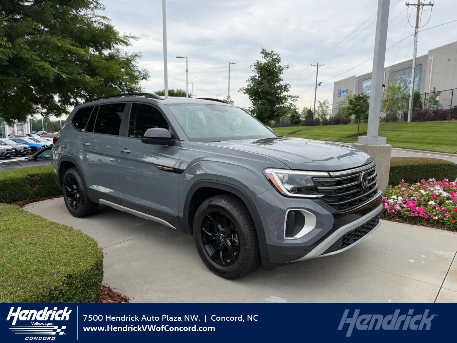 Volkswagen Atlas 2.0T Peak Edition SE W/Technology