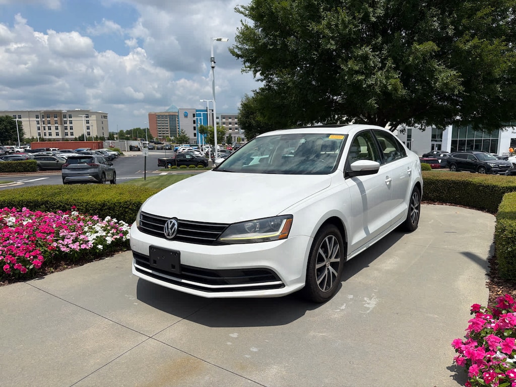 Used 2017 Volkswagen Jetta 1.4T SE Sedan