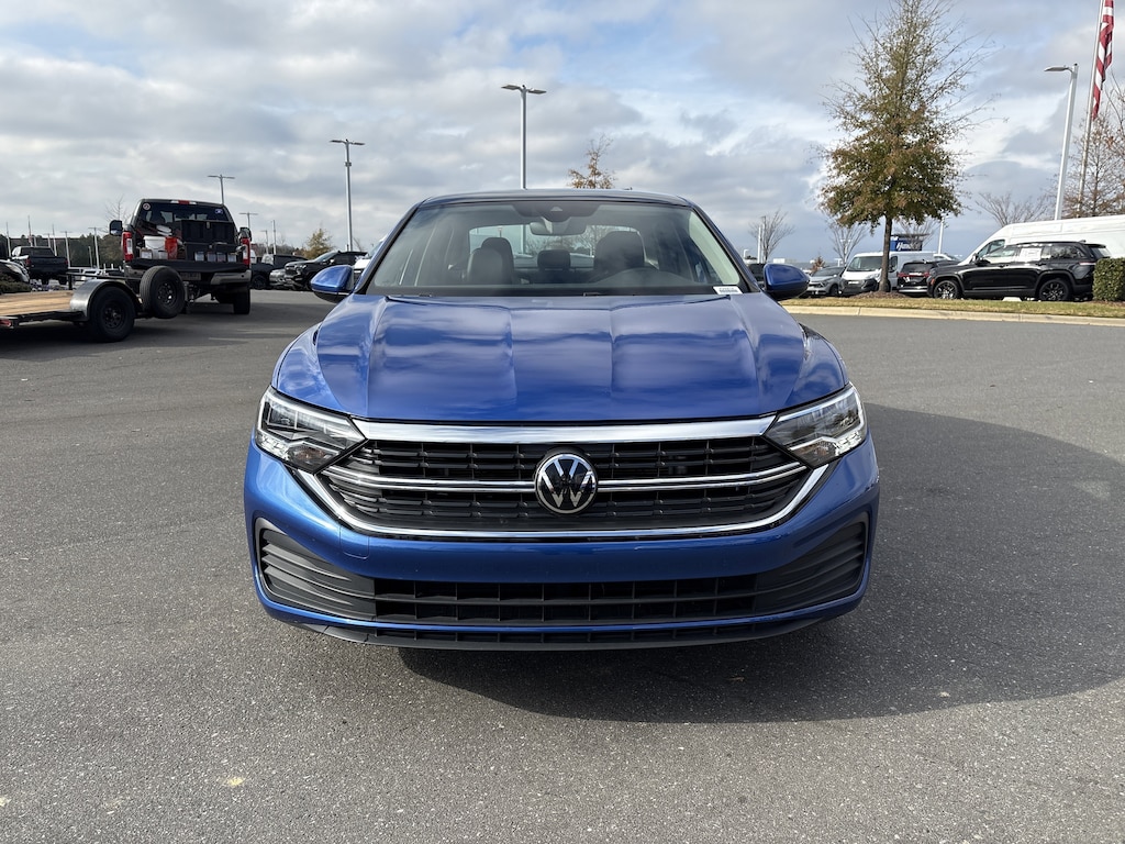 Certified 2024 Volkswagen Jetta 1.5T SE Sedan