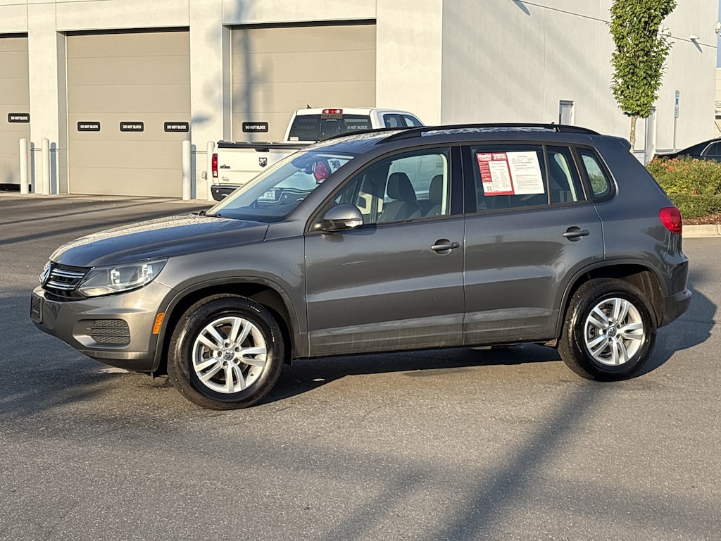 Used 2016 Volkswagen Tiguan 2.0T R-Line Automatic with 4MOTION SUV