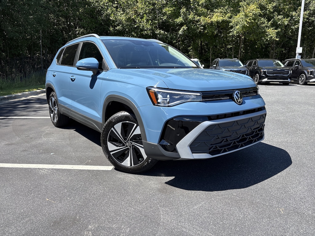 New 2025 Volkswagen Taos 1.5T SE SUV