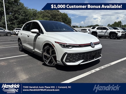 2025 Volkswagen Golf GTI 2.0T SE Hatchback