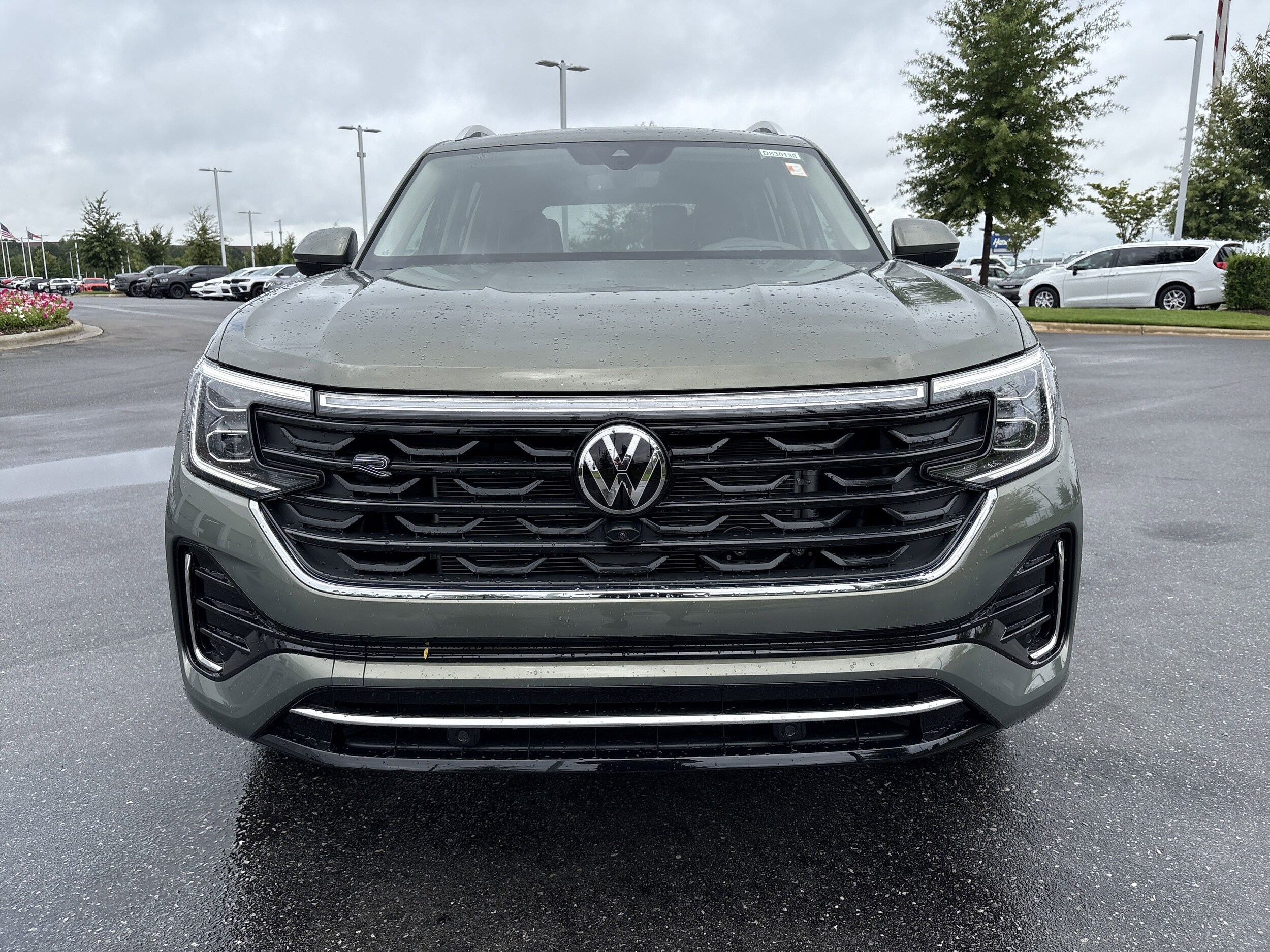 2025 Volkswagen Atlas SEL Premium R-Line photo 2