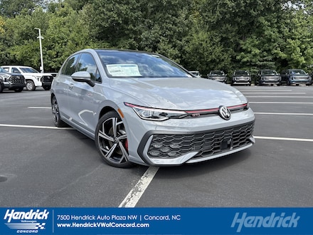 2025 Volkswagen Golf GTI 2.0T SE Hatchback