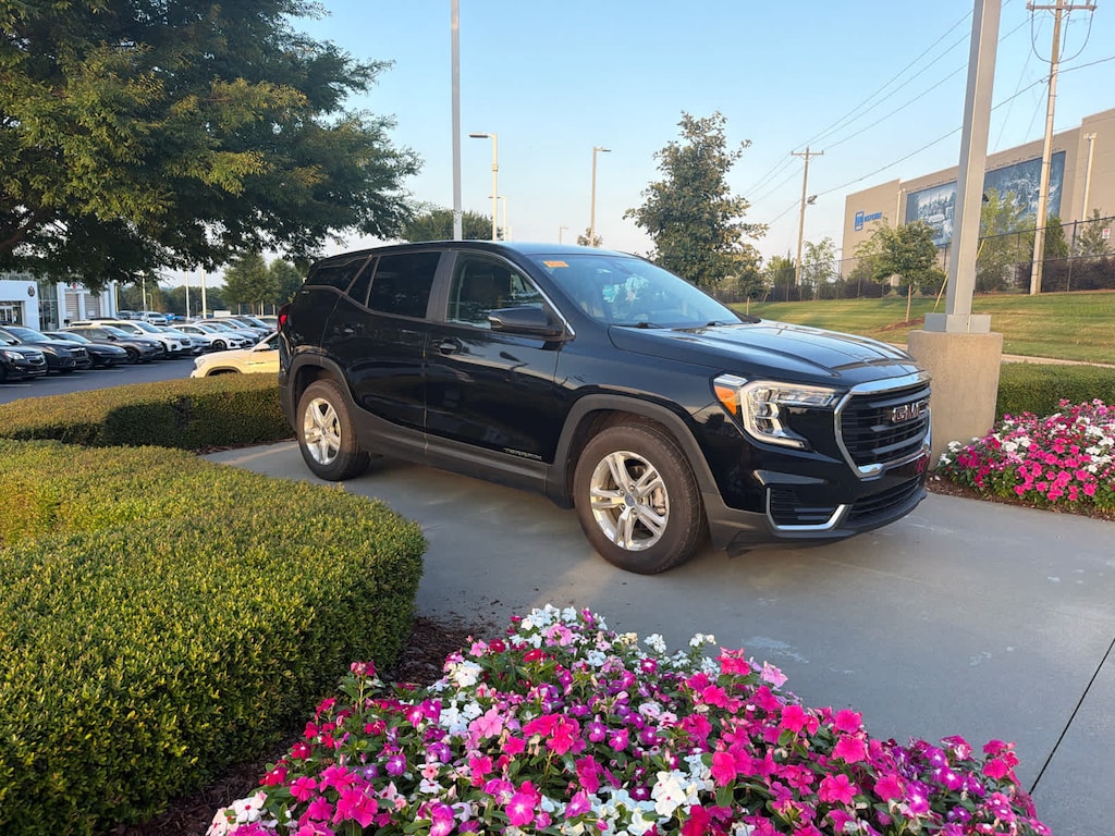 Used 2022 GMC Terrain SLE SUV
