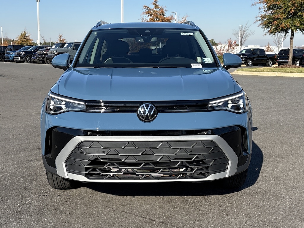 Certified 2025 Volkswagen Taos 1.5T SE SUV