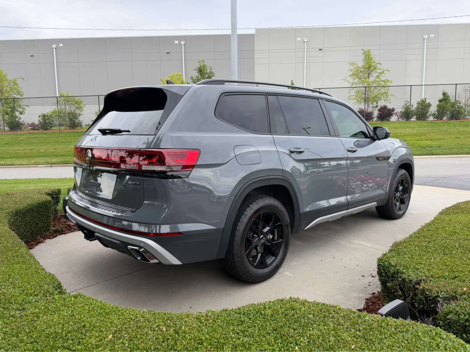 Volkswagen Atlas 2.0T Peak Edition SE W/Technology