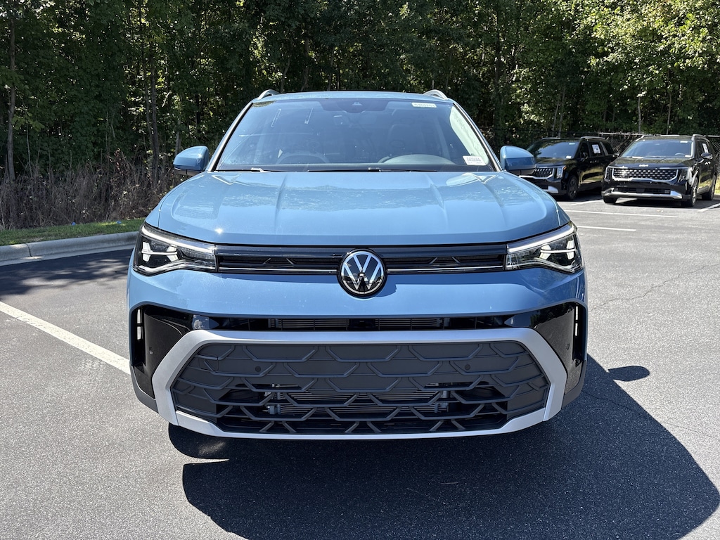 New 2025 Volkswagen Taos 1.5T SE SUV