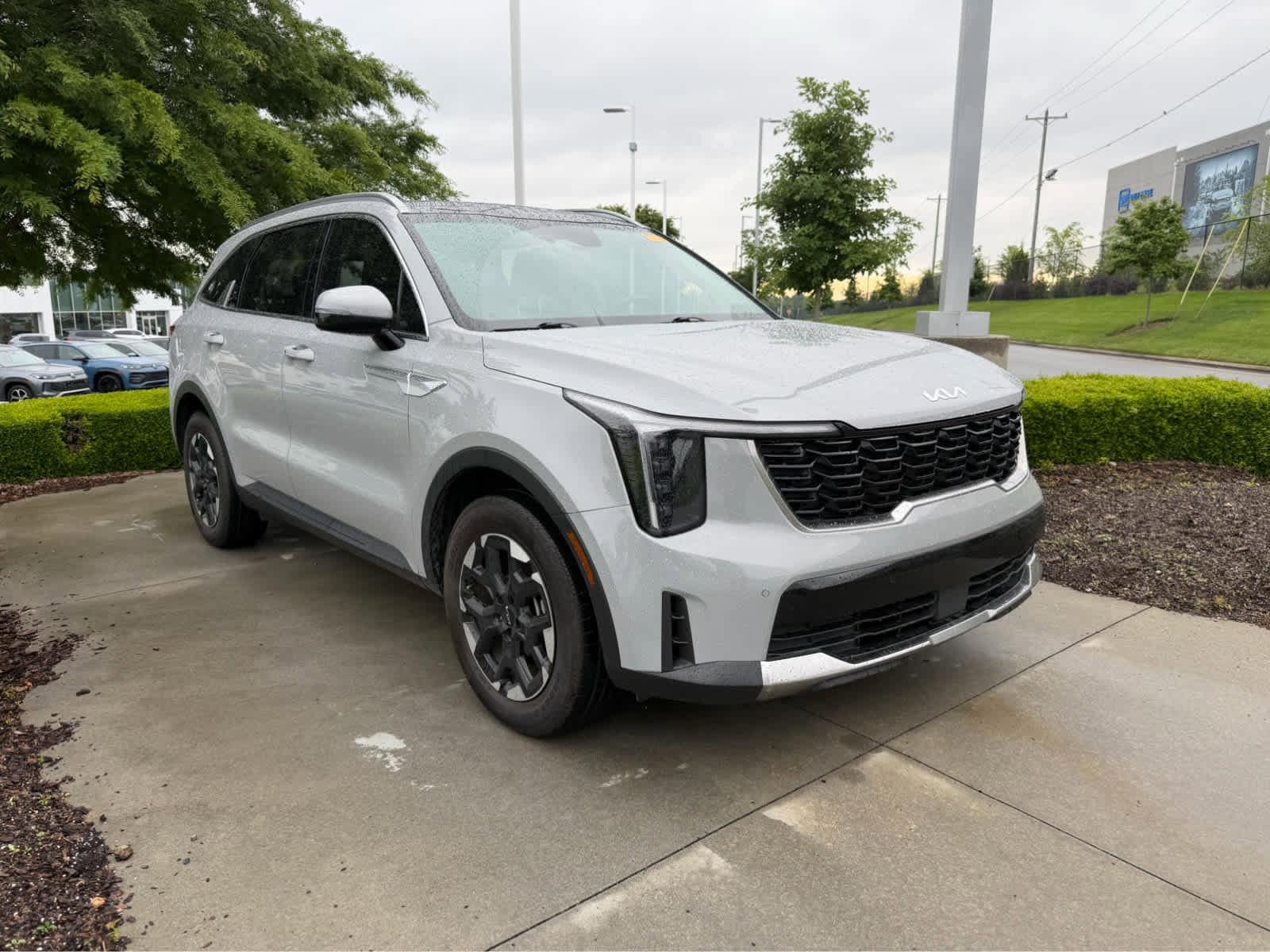 2025 Kia Sorento S photo 2