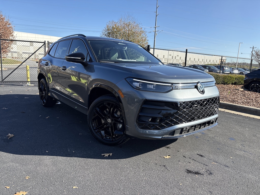 New 2026 Volkswagen Tiguan 2.0T SE R-Line Black SUV