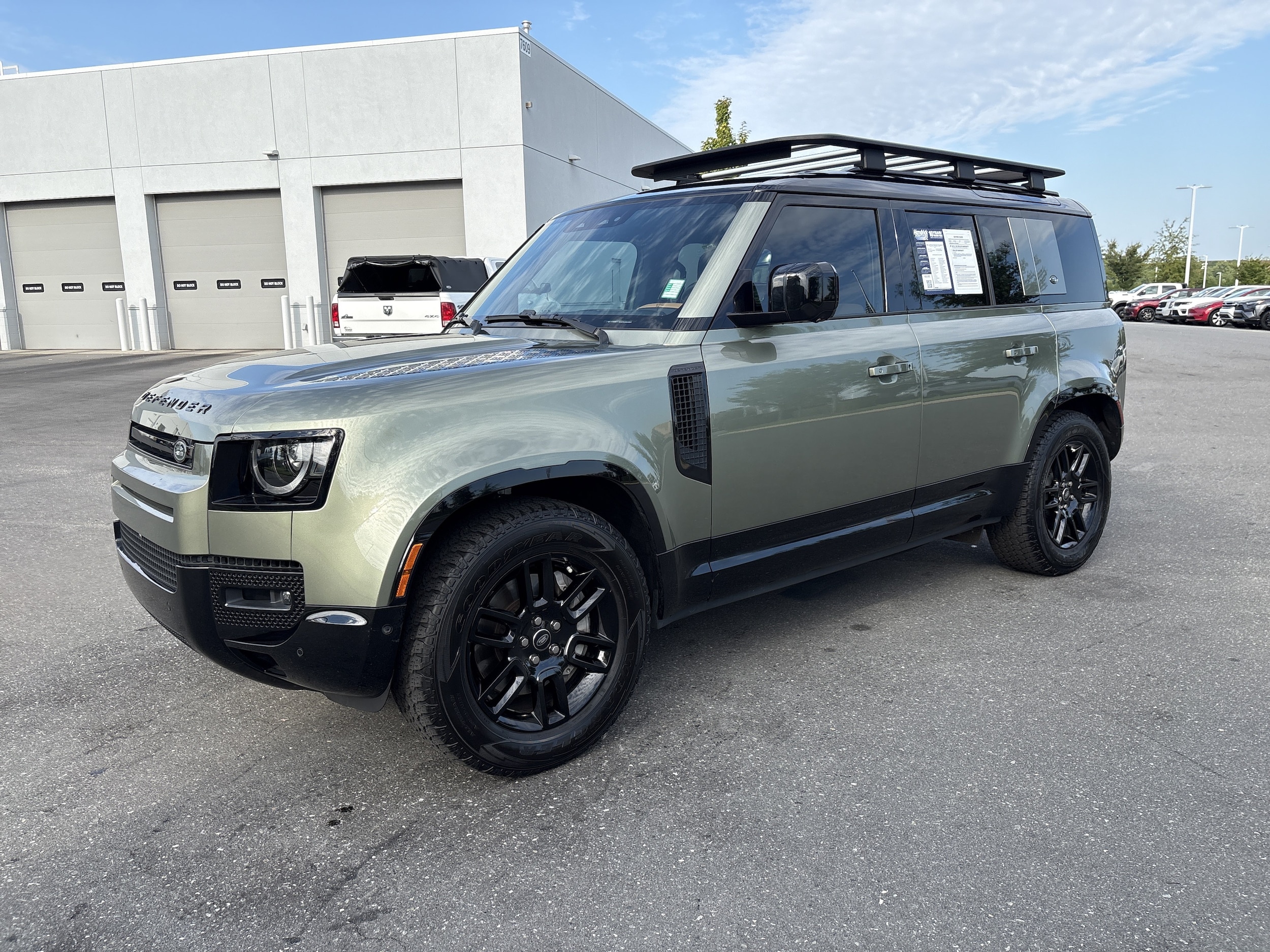 2024 Land Rover Defender 110 X-Dynamic SE
