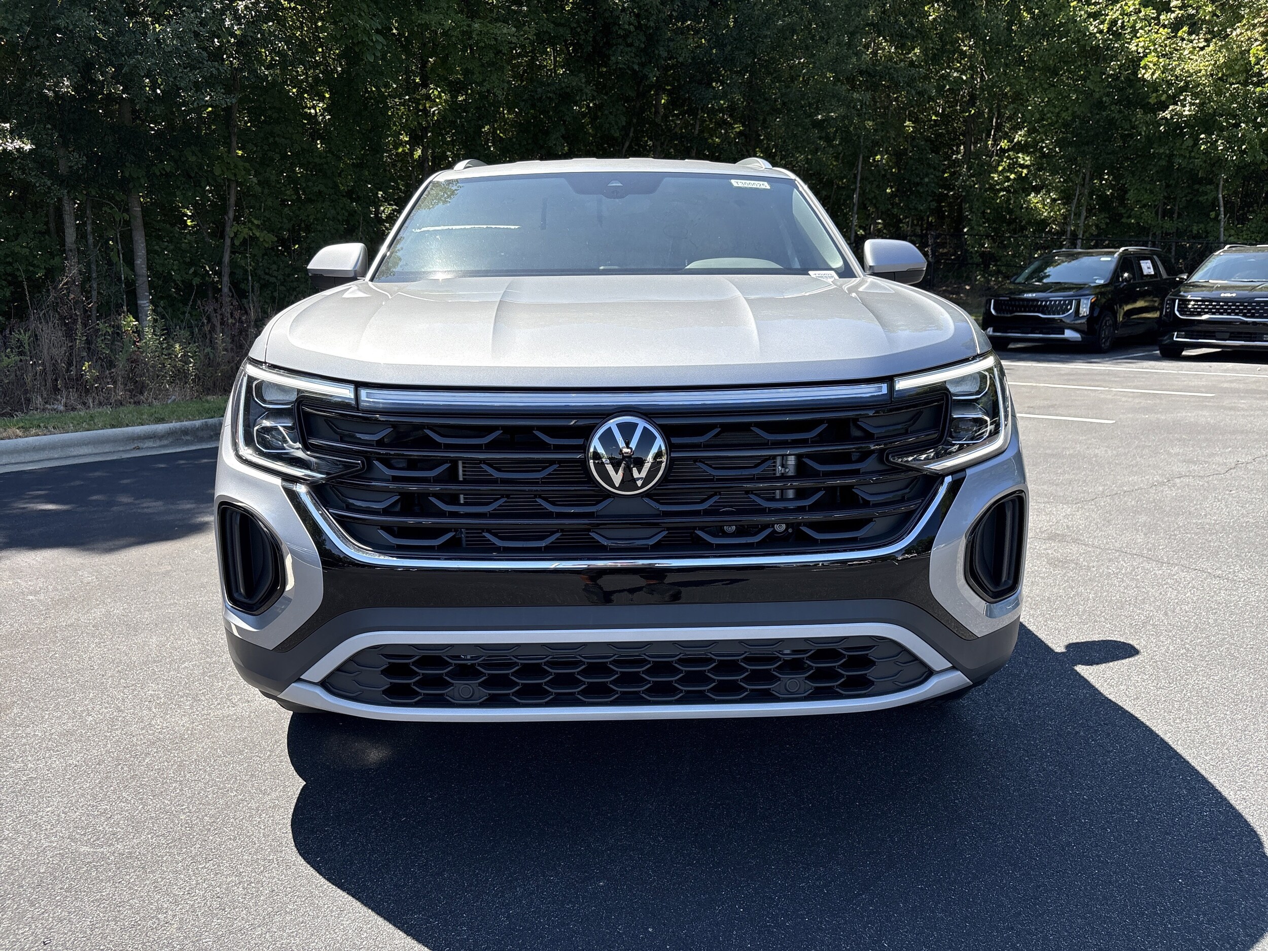 2026 Volkswagen Atlas Cross Sport SE photo 2