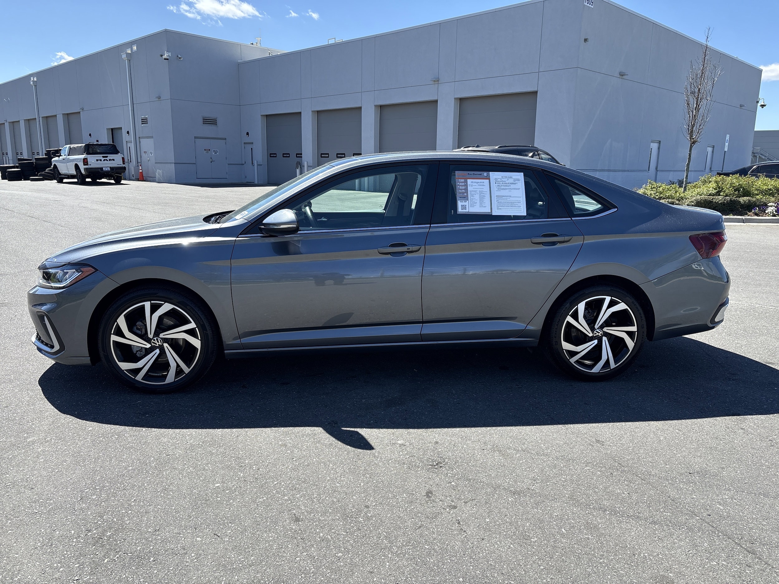 2025 Volkswagen Jetta 1.5T SEL photo 5