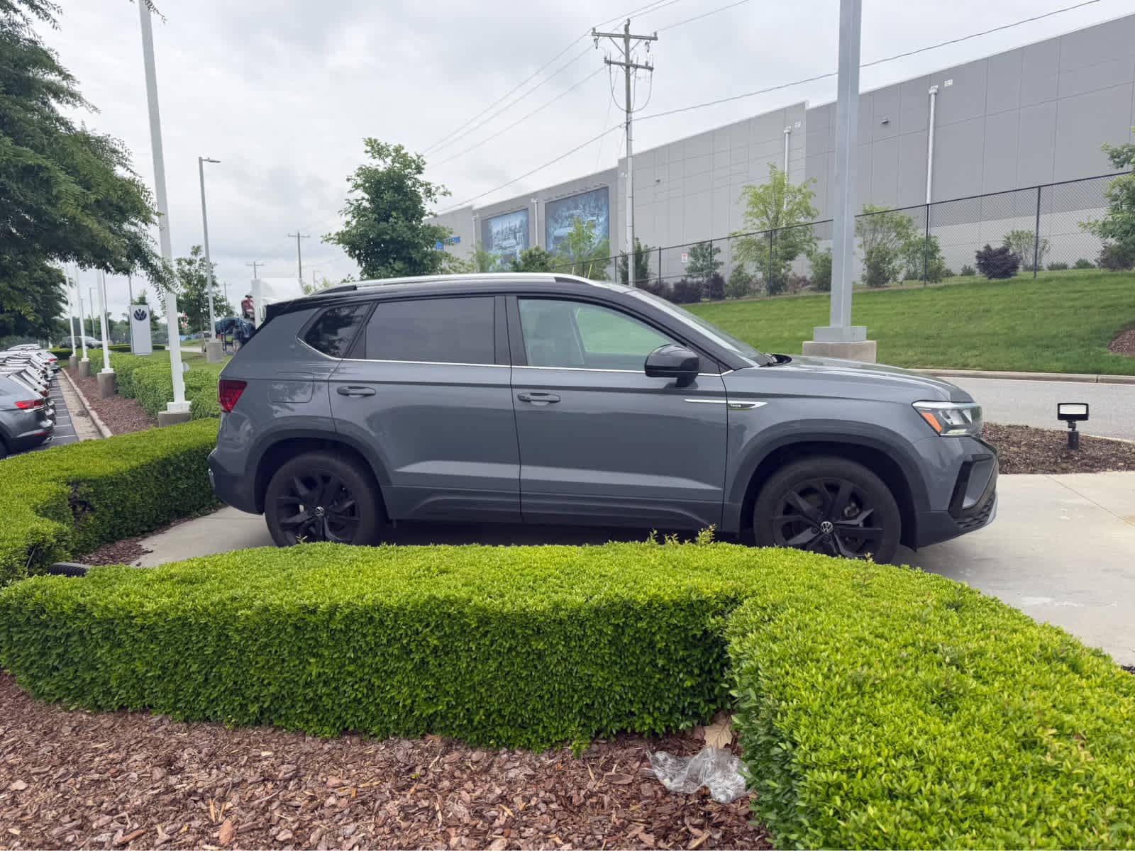2023 Volkswagen Taos 1.5T SE photo 3