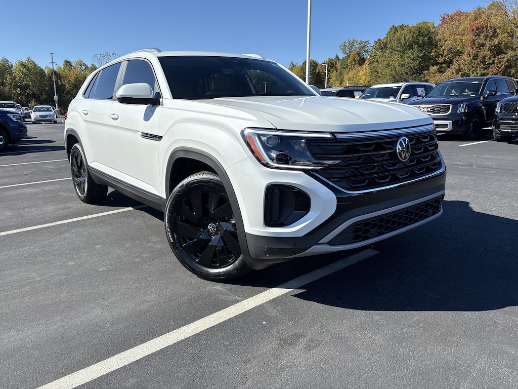 New 2026 Volkswagen Atlas Cross Sport 2.0T SE w/Technology SUV