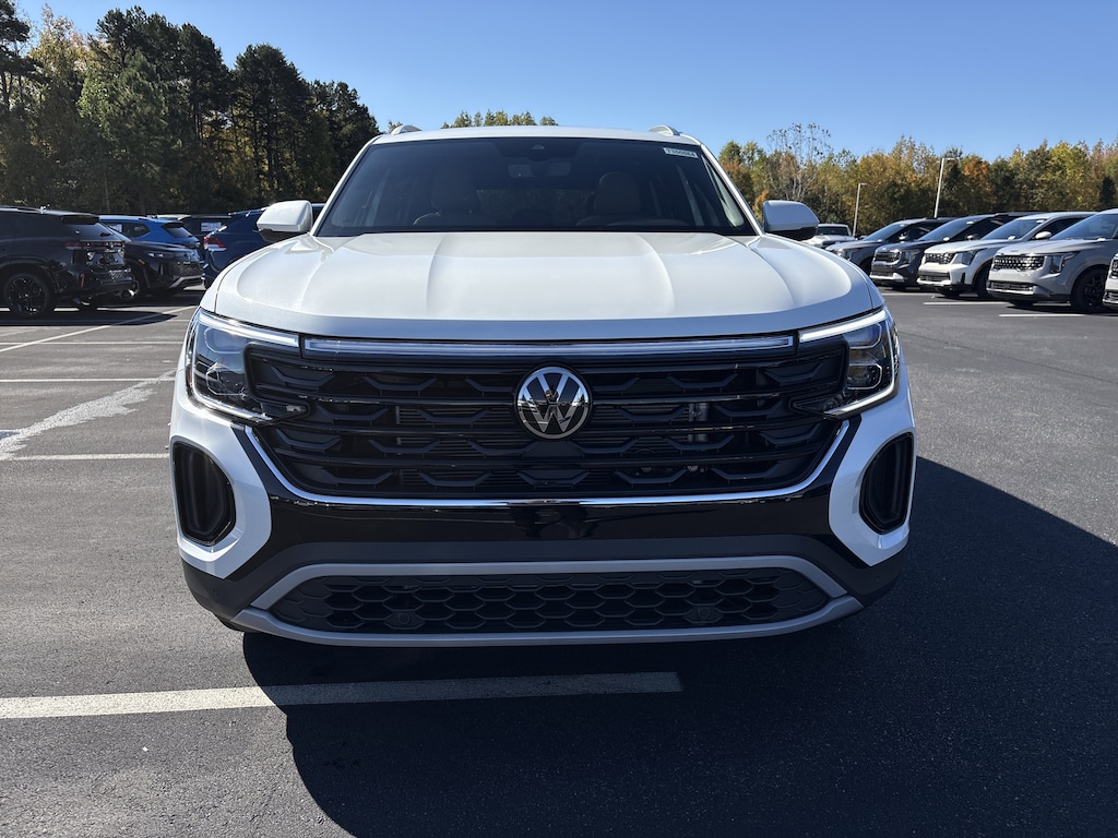 New 2026 Volkswagen Atlas Cross Sport 2.0T SE w/Technology SUV