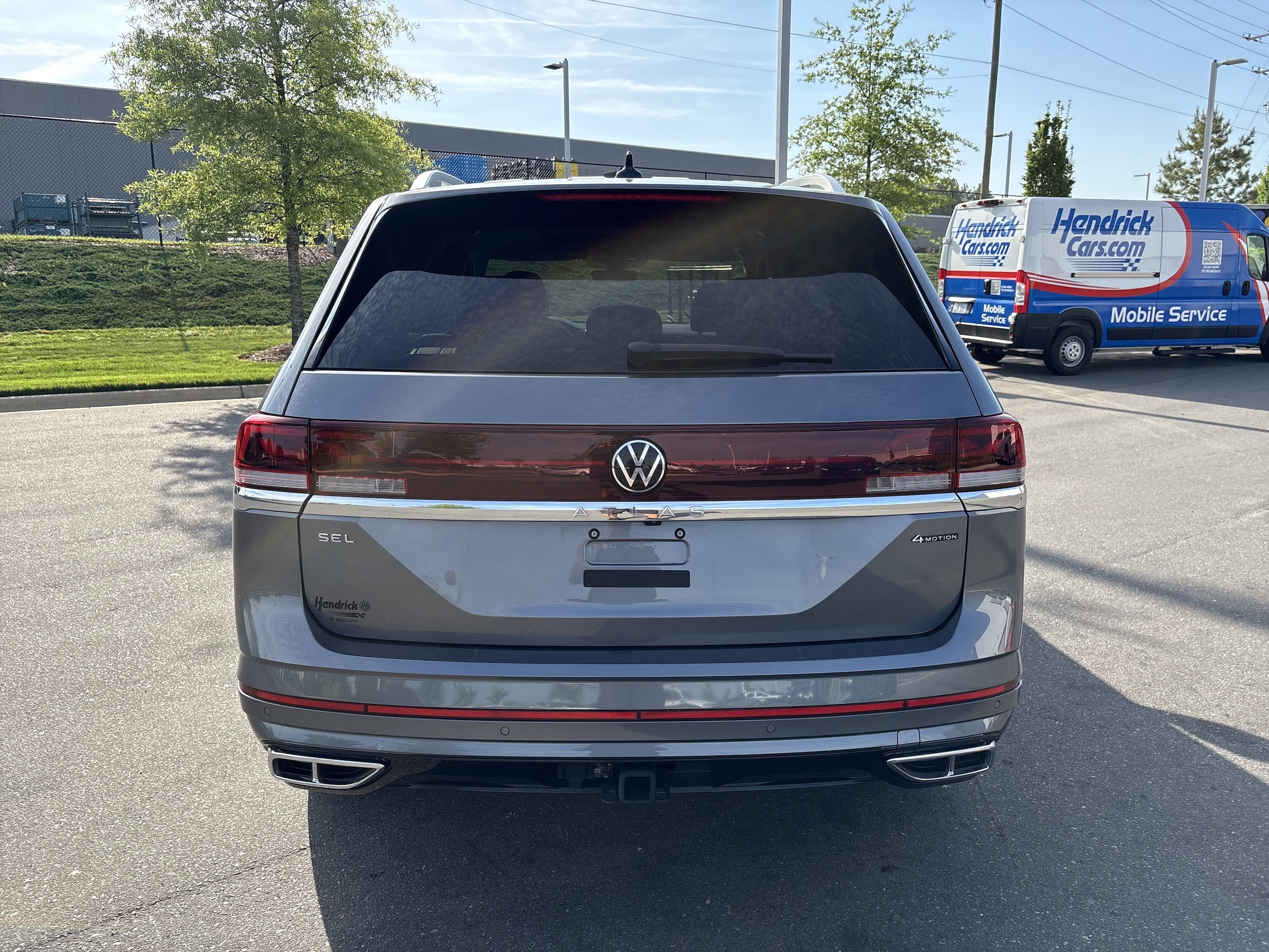 2025 Volkswagen Atlas 2.0T SEL Premium R-Line photo 3